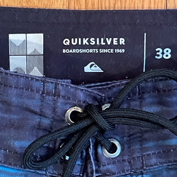 🌊Quiksilver Swim Trunks Waist 38 - Picture 3 of 9